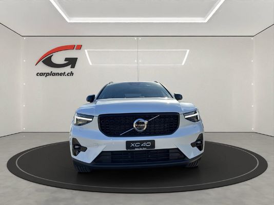 Volvo XC40 2.0 B3 MH Plus Dark